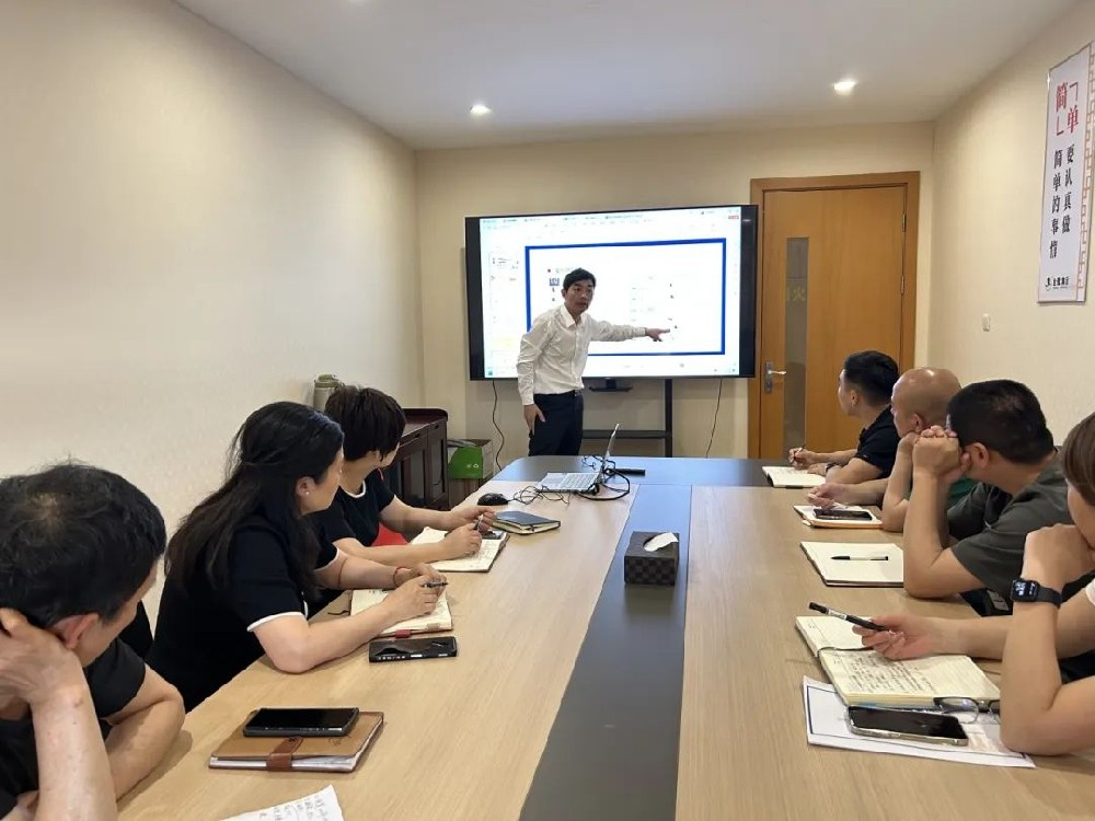 知识赋能 砺剑强兵 |爱游戏最新官网_爱游戏(中国)
家具开展营销专题培训